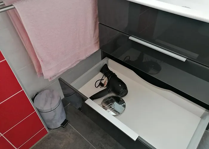 Private Living Central, Dampfdusche